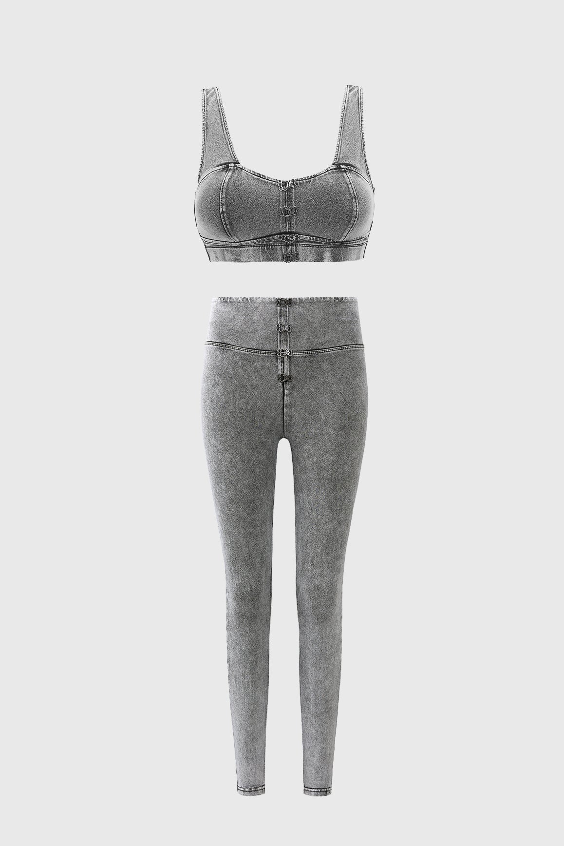 スポーツブラを超えたボタンフック + レギンスを超えたボタンフック