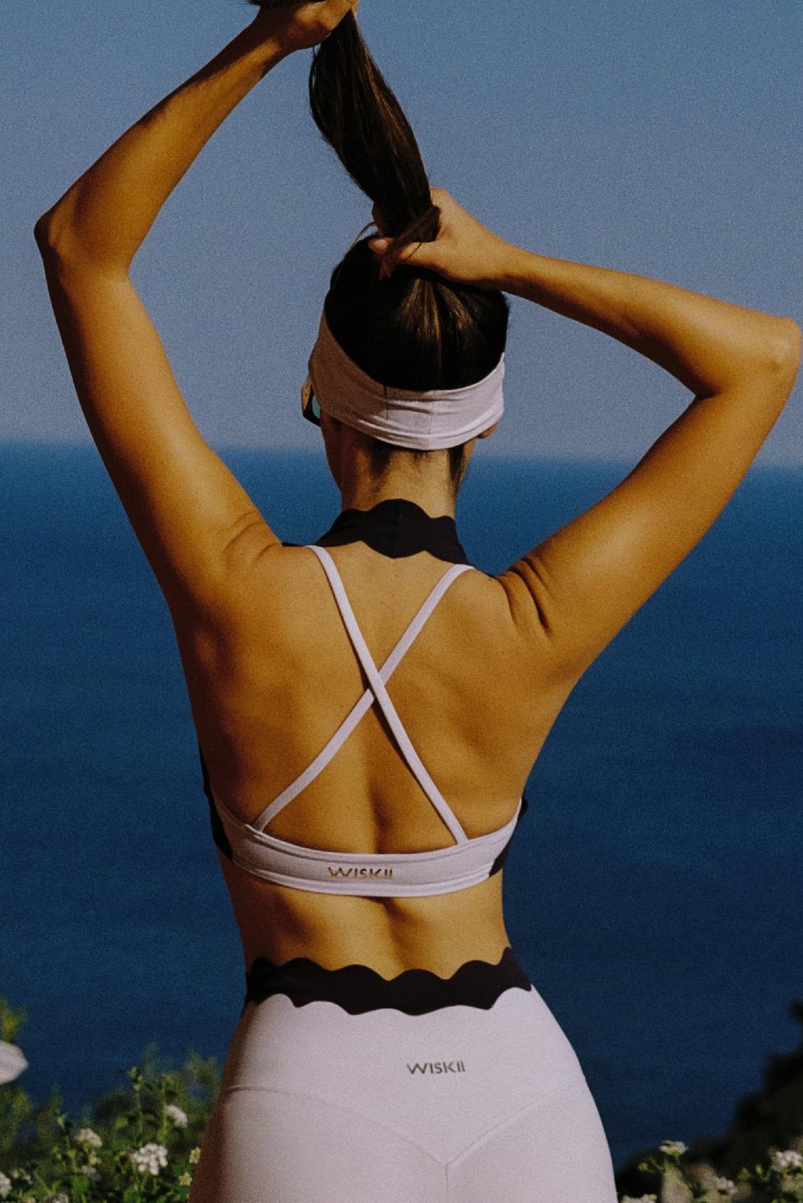 Scallop-Halter Contrast Bra.