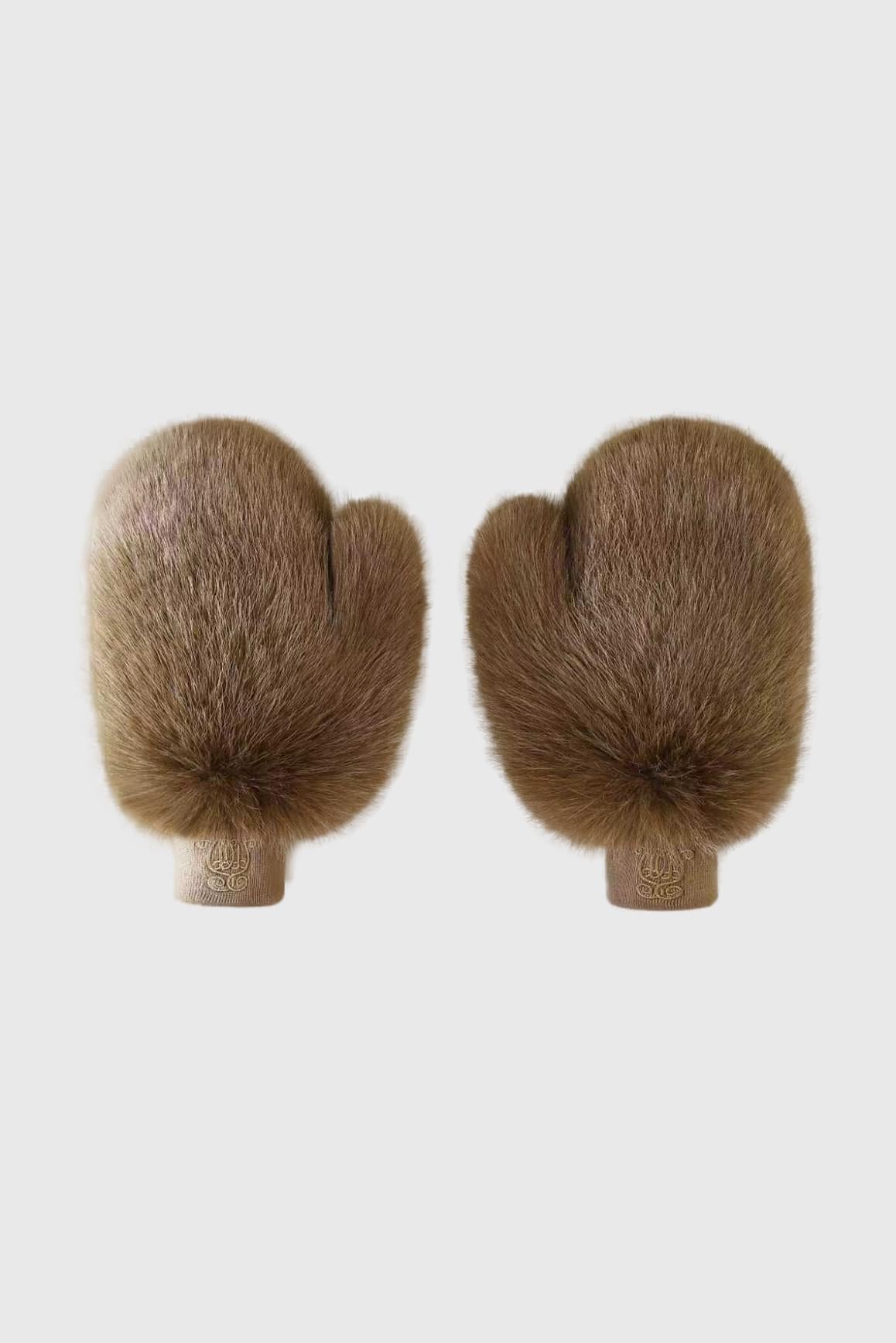 WISKII 品牌 Amber Frost 人造毛皮連指手套,擁有柔軟絨毛內裡,是舒適時尚的冬季配飾