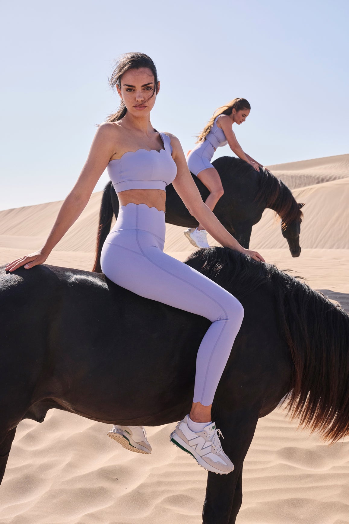 Model wears WISKII Elegant Scallop Set|Black Set