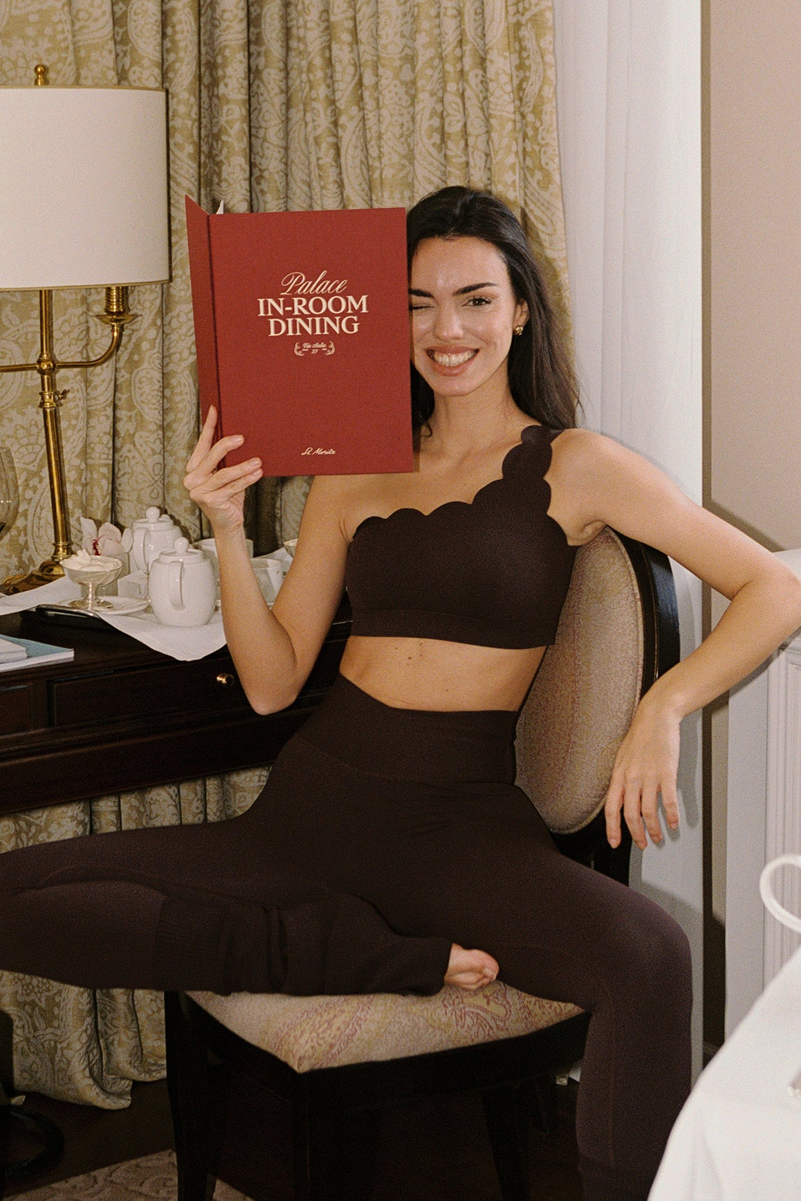 WISKII Riviera V-waist scrunch leggings in black, featuring a high waist and fitted leg design for activewear and casual wear.