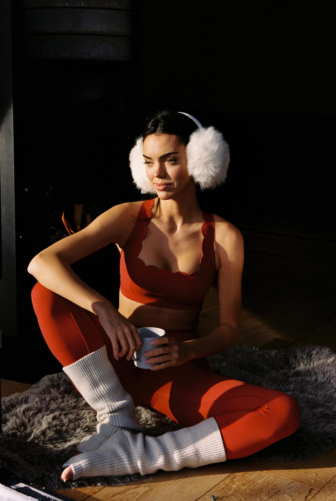 WISKII Elegant Scallop Outfit Bundle with pink one-shoulder sports bra and matching leggings, stylish and comfortable activewear set.