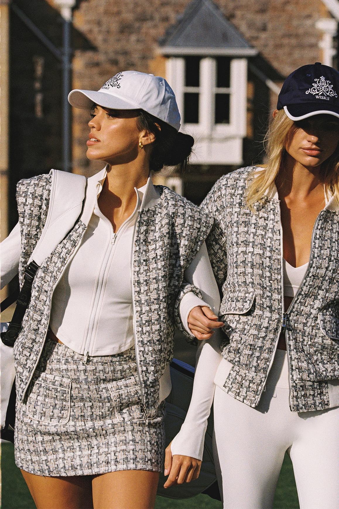 WISKII S碼The Prestige Tweed Vest,採用時尚粗花呢設計,非常適合搭配連帽衫與外套打造層次穿搭風格
