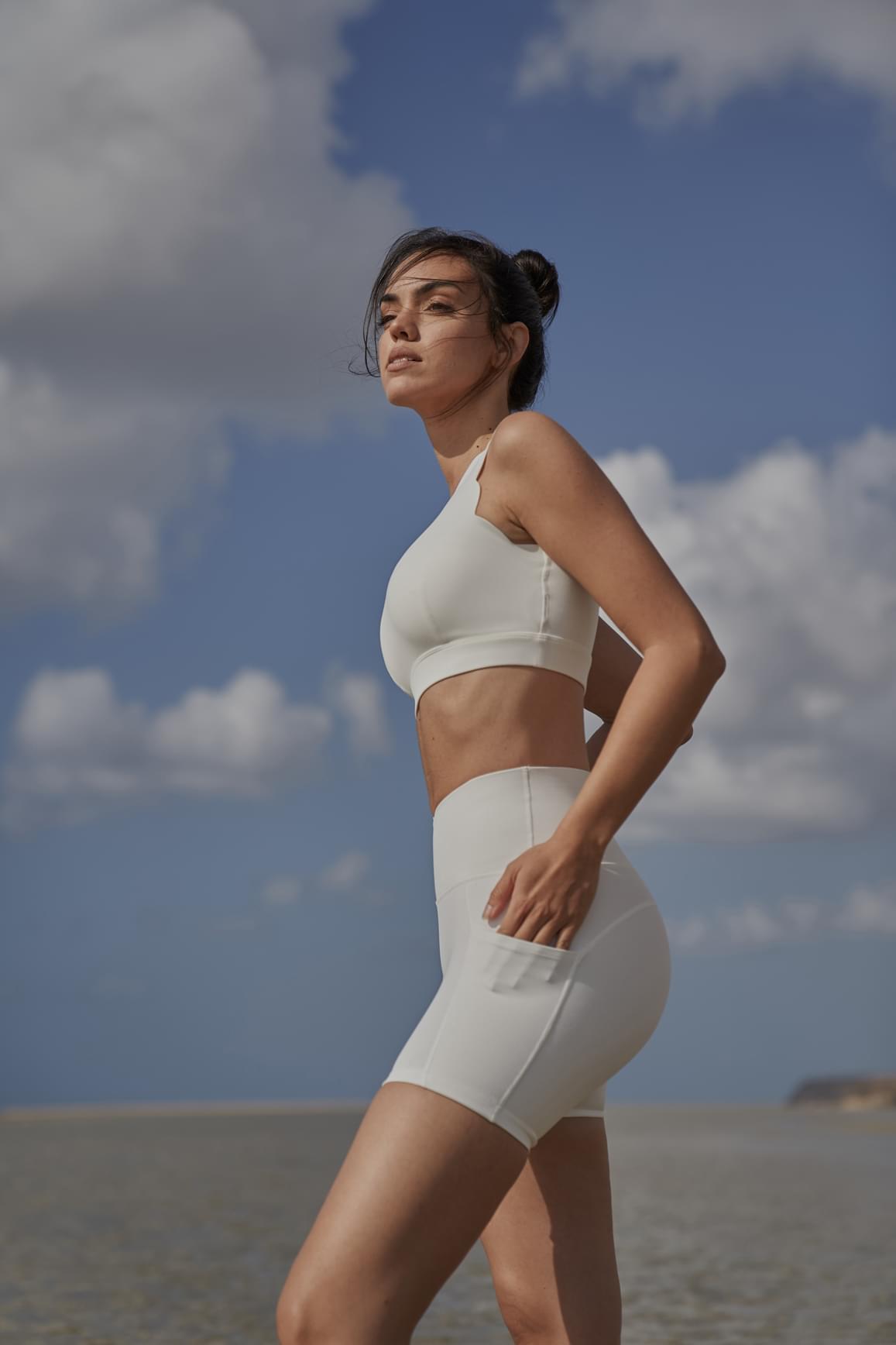 Pink WISKII V-Waist Vigorous Shorts with a sporty fit and stylish design, suitable for casual wear and active lifestyles.