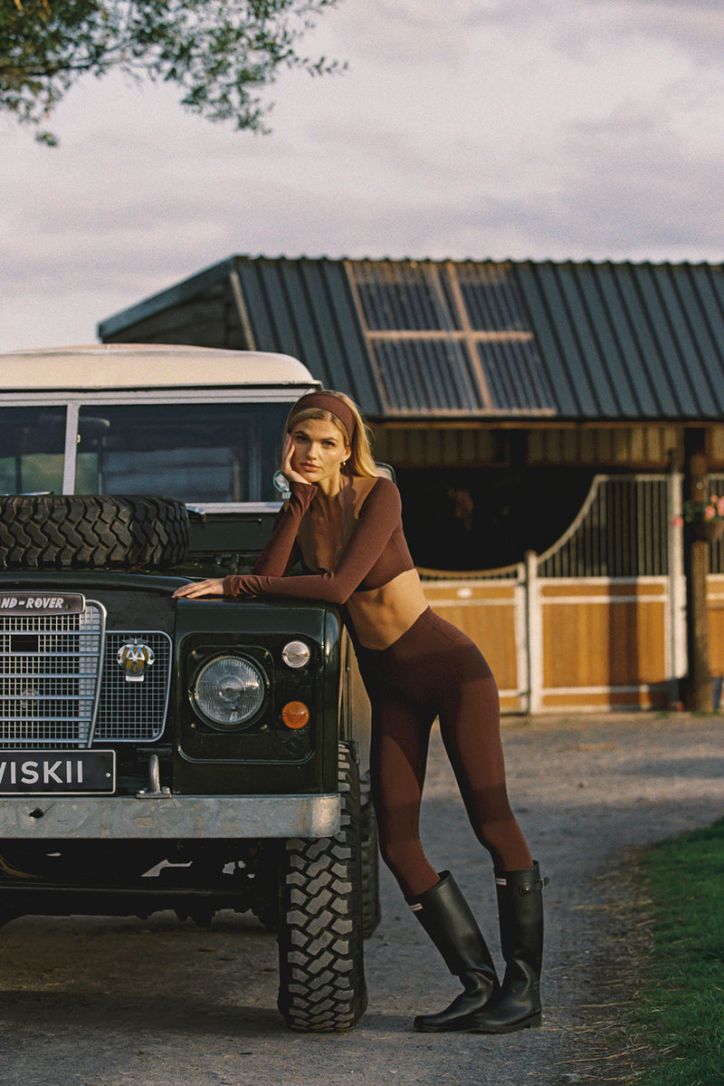 オフショルダー長袖クロップトップ