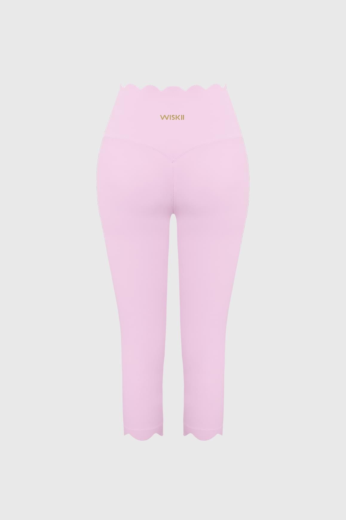 Scallop Scrunch Capri Legging.