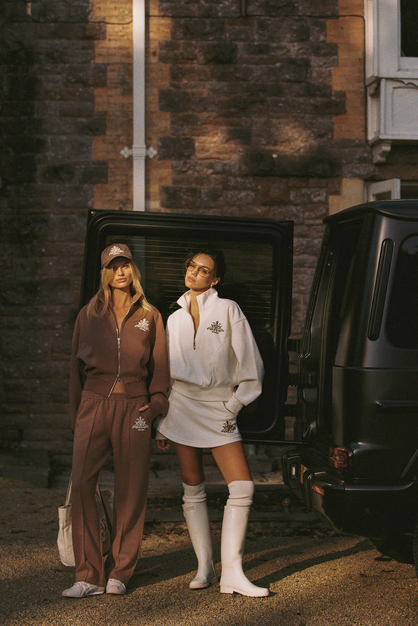 Model wears Leisure Half-zip Sweatshirt