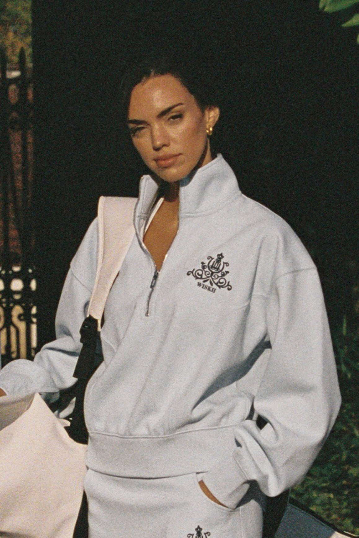 WISKII Leisure Half-zip Sweatshirt in loungewear style, featuring a comfortable fit and half-zip closure, shown in gray fabric.