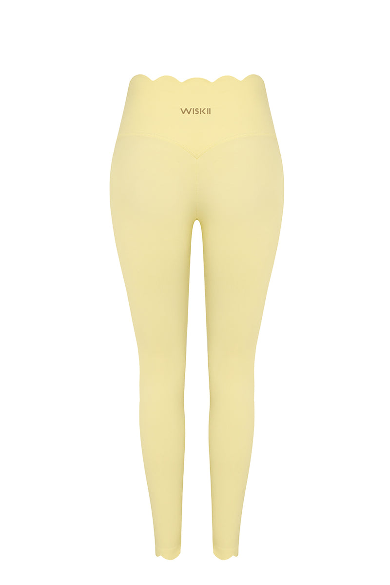 High-Waist Scallop Scrunch Legging