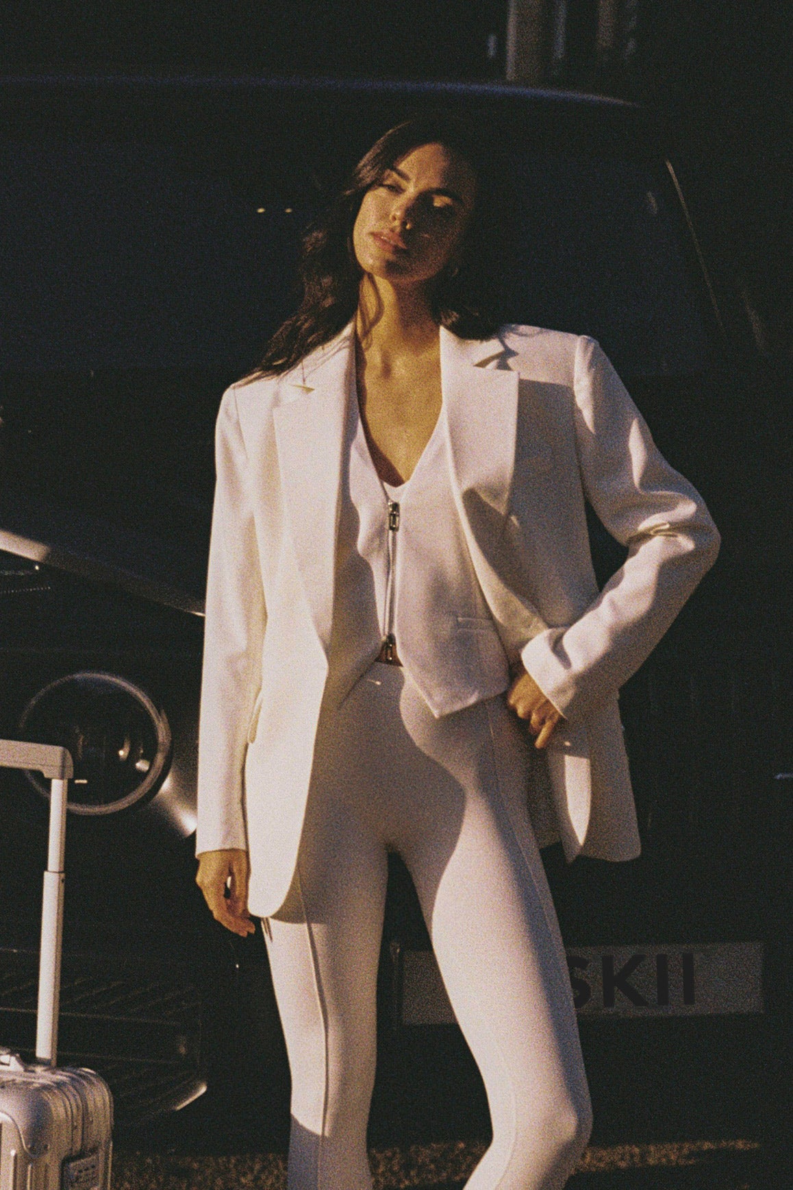 WISKII Outline Luxe blazer jacket in black, tailored fit with sleek lapels and structured design, stylish for professional or casual wear.