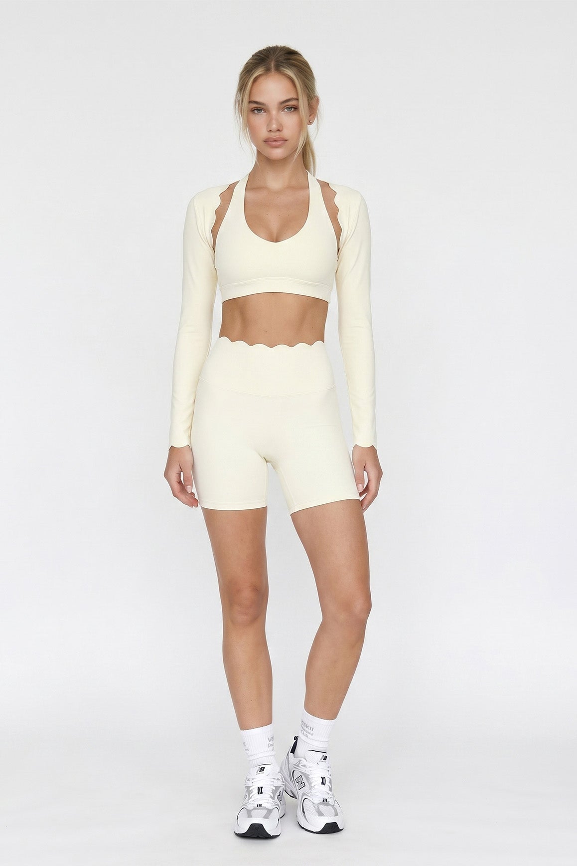 High-Waist Scallop Scrunch Short - WISKII - Shorts