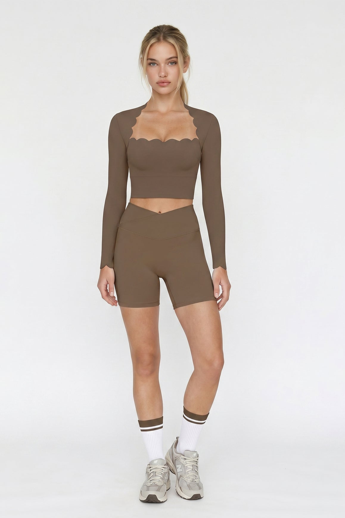 Riviera V-Waist Scrunch Short - WISKII - Shorts