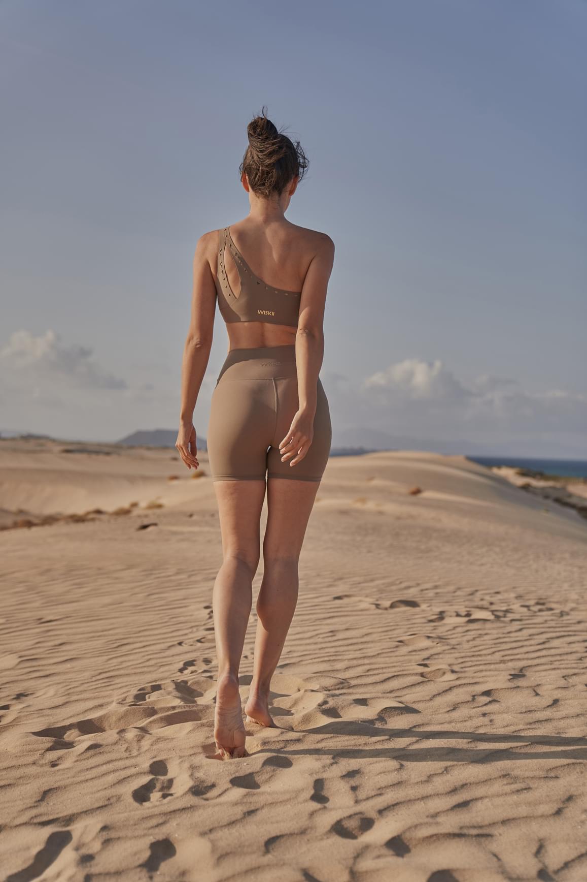 V-waist Laser Cut Sports Short - WISKIIWS273almondbutterS