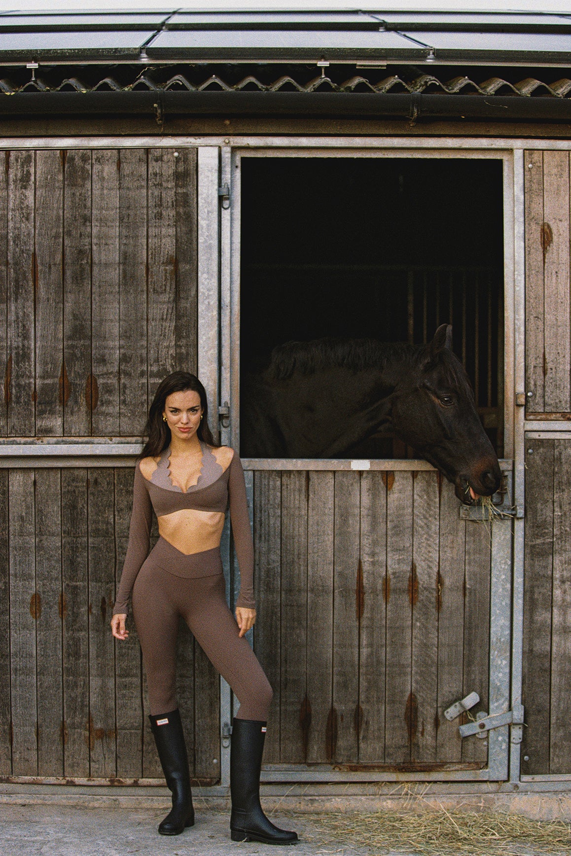 WISKII Riviera V-waist scrunch legging in a stylish fit, showcasing the unique V-waist design and textured fabric.