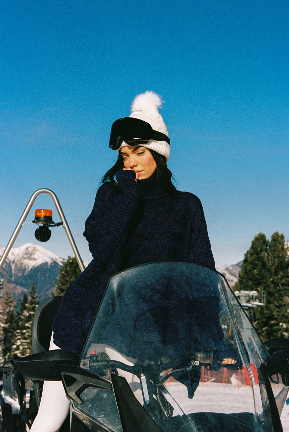 Cable knit cape sweater | Women's Cape Sweater | WISKII Active