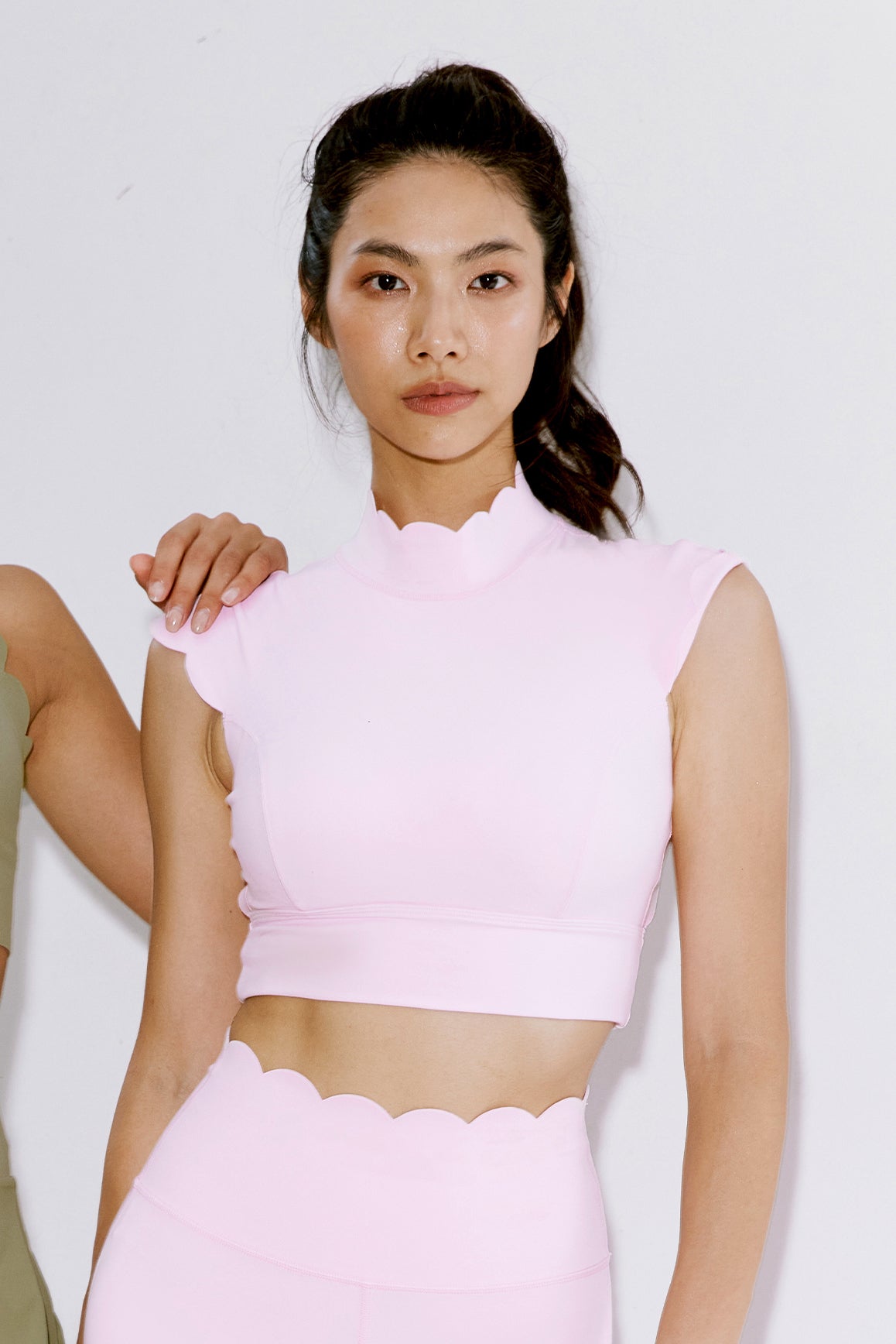 扇貝形鏤空小高領文胸