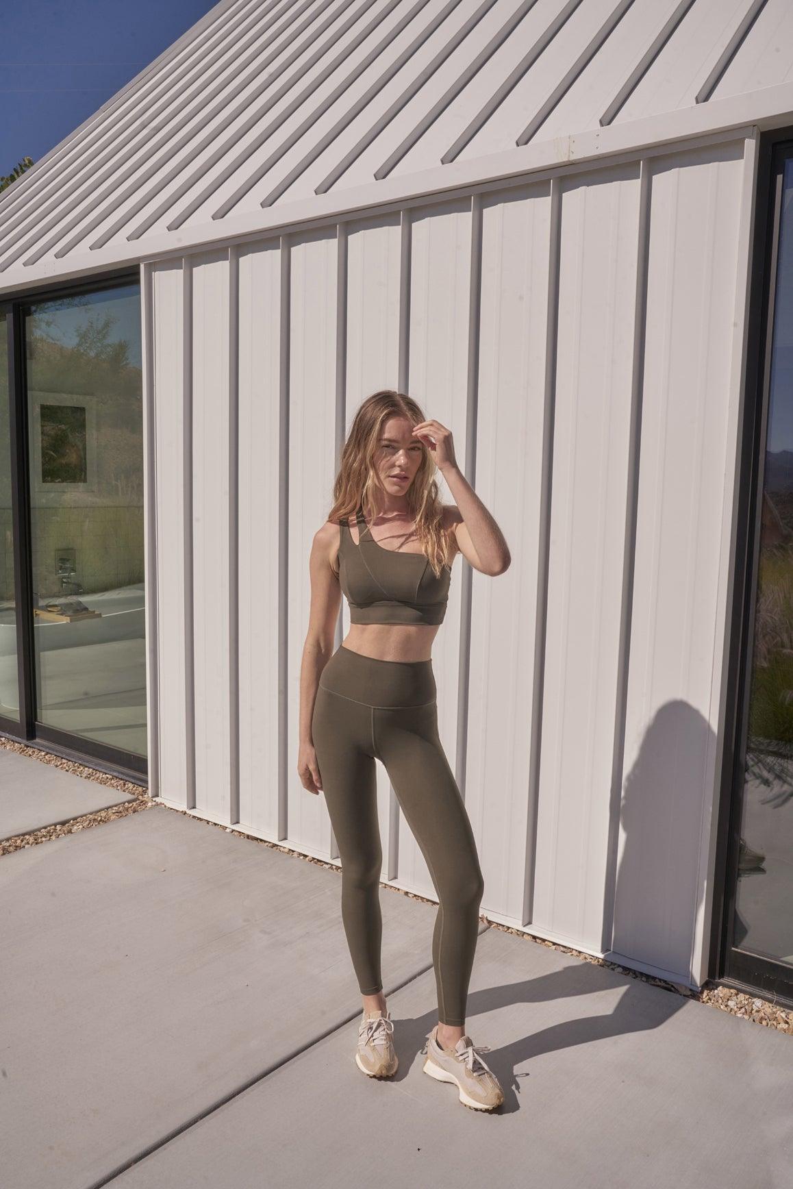 WISKII Dynamic Sports Bra in cinnamon color, showing its supportive design and comfortable fit for active workouts.