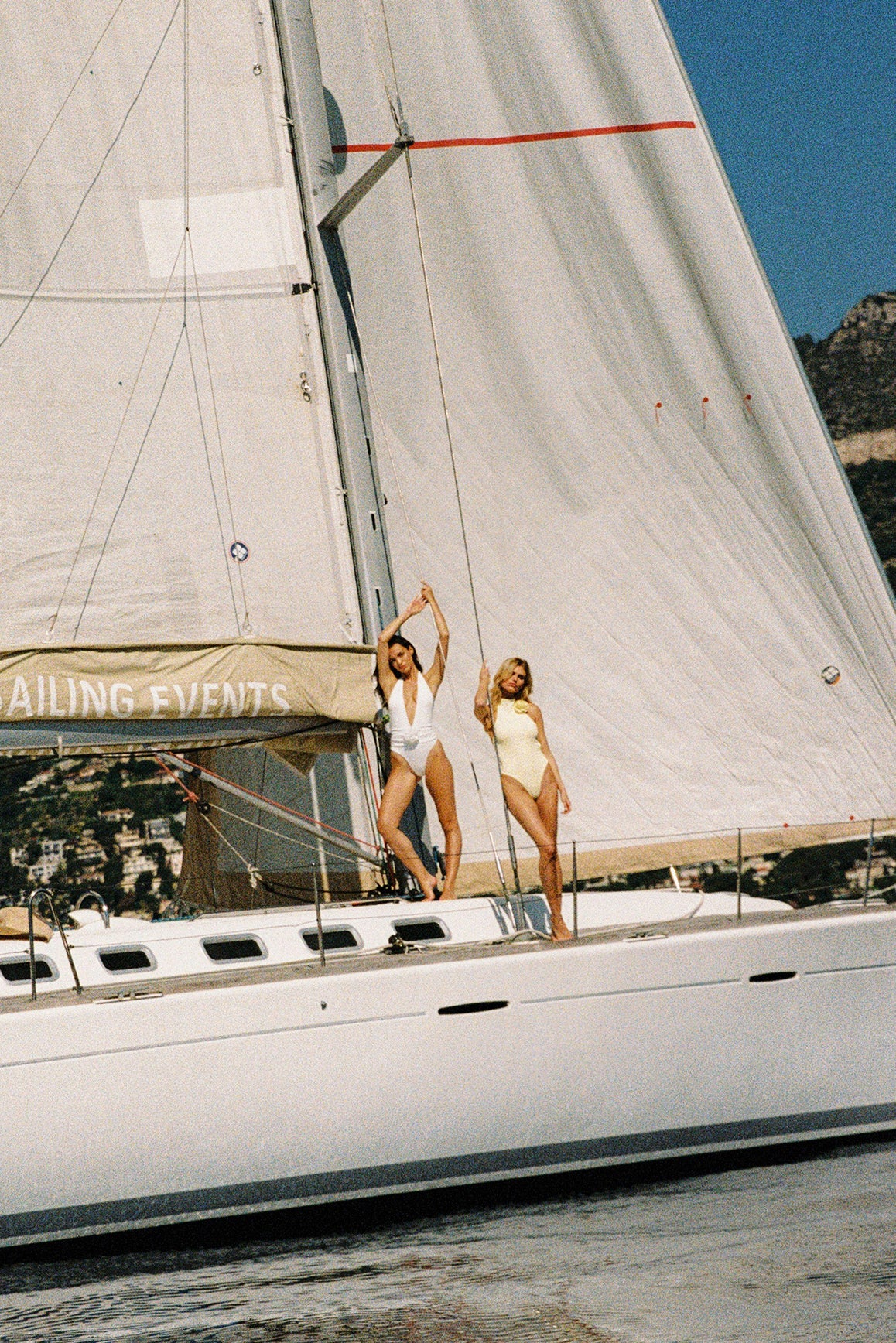 WISKII スカラップストラップレスブラ | WISKⅡアクティブ